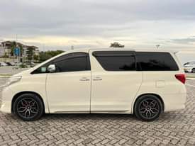 A picture of TOYOTA ALPHARD