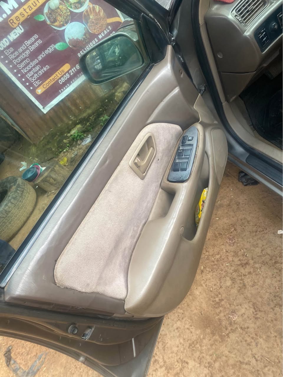 A picture of Toyota Cammry tiny light