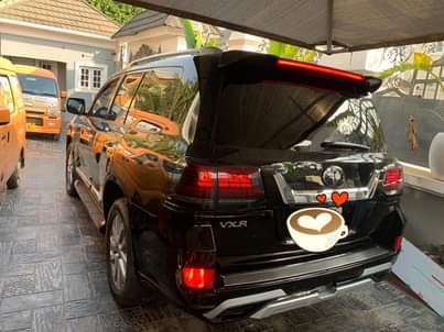 A picture of Toyota Land Cruiser fully upgraded in and out to 2022