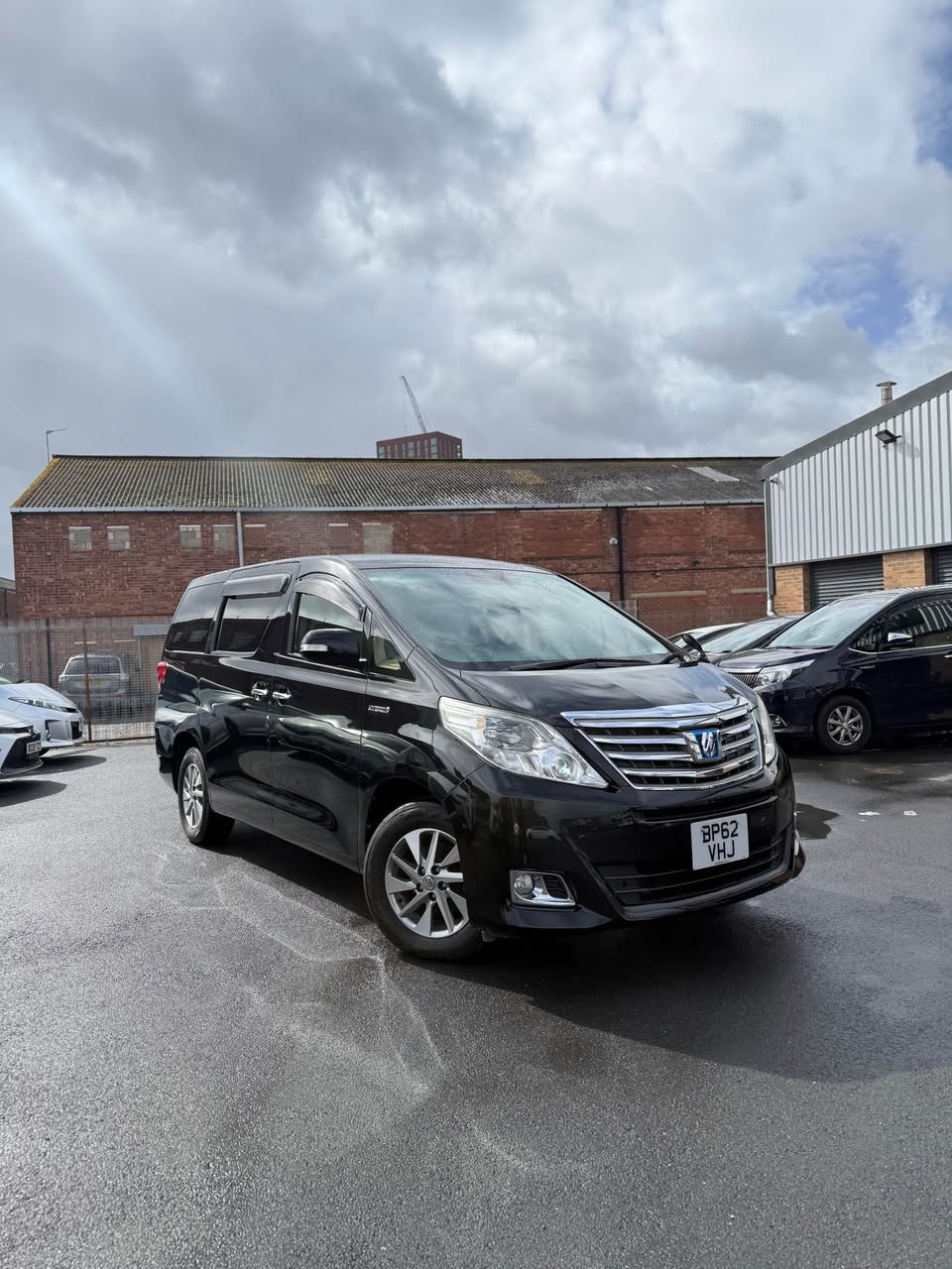 toyota alphard