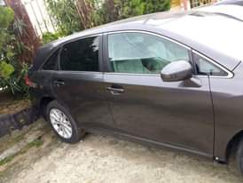 A picture of 2012 Toyota Venza 12345