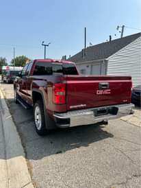 A picture of 2018 GMC Sierra 1500 Double Cab SLE Pickup 4D 6