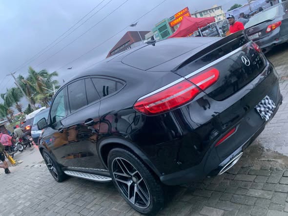 A picture of GLE450 2016 model