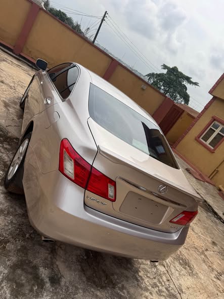A picture of Lexus ES 350