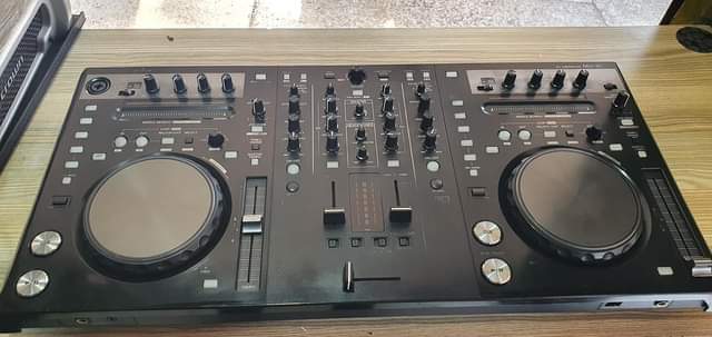 A picture of Pioneer ddj S1