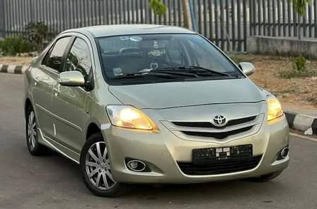 A picture of URGENT BUYERS ONLY CALL 09063948959 CLEAN Toyota Yaris sport 208