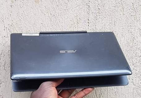 A picture of Asus mini laptop