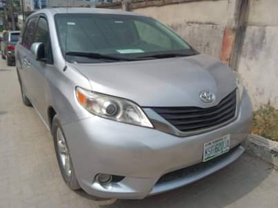A picture of 2012 Toyota Sienna
