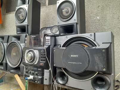 A picture of SONY SOUND SYSYEM