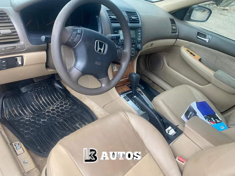 A picture of KB AUTOs Honda EOD end of discussion Year 2004 model
