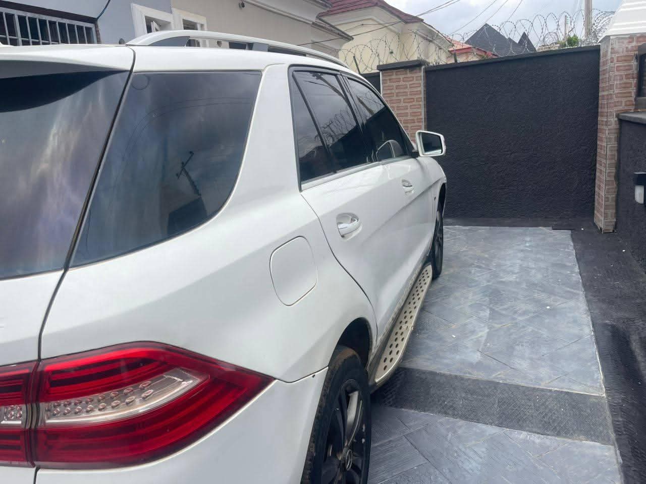 A picture of 2013 2013 ml350