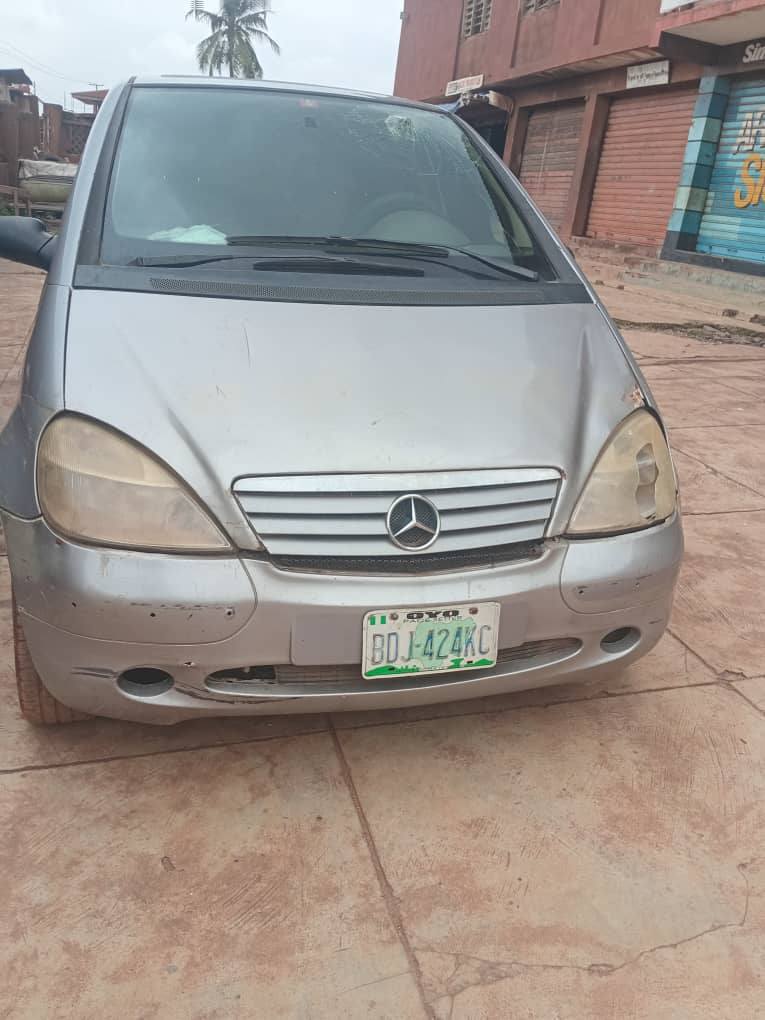 A picture of Mercedes Benz