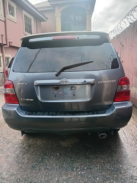 A picture of TOYOTA HIGHLANDER 2006 V6
