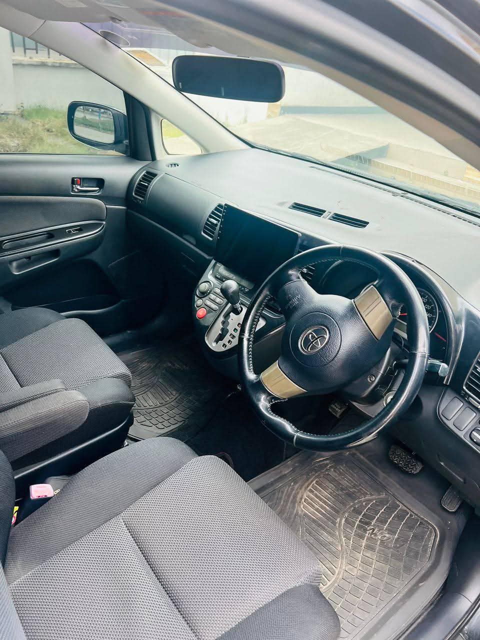 A picture of 2005 Toyota wish