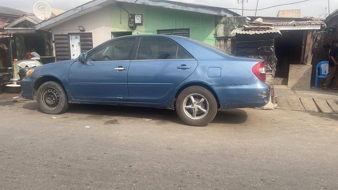 A picture of Toyota Camry 04 first body first user first registrar nothing