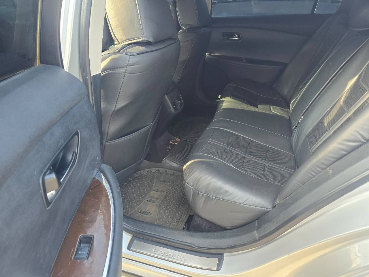 A picture of Lexus ES350 Ungraded to 2018