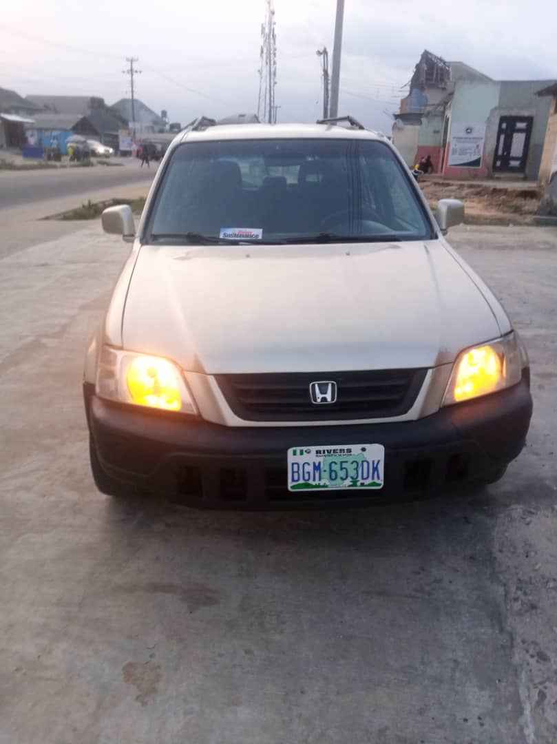 A picture of Honda CR V 1 850m 08032339707