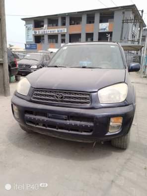 A picture of Toyota RAV4 baked on first body buy and drive 2004