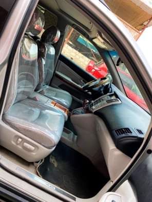 A picture of KB AUTOs FIRST BODY LEXUS RX330 2005 MINT LUXURY MILEAGE