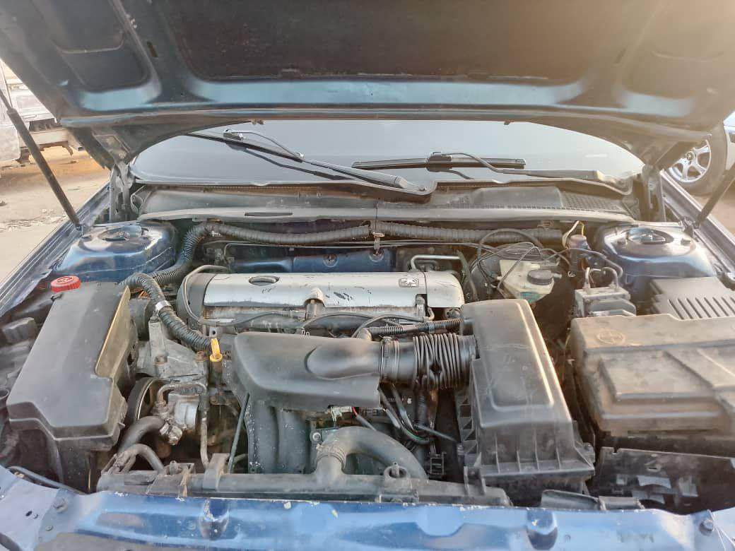 A picture of DISTRESS Neatly used Peugeot 406 manual transmission in good conds