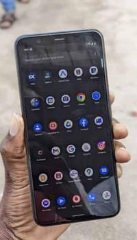 A picture of Pixel4 Gb64 Ram6 sim bado mpyaaa