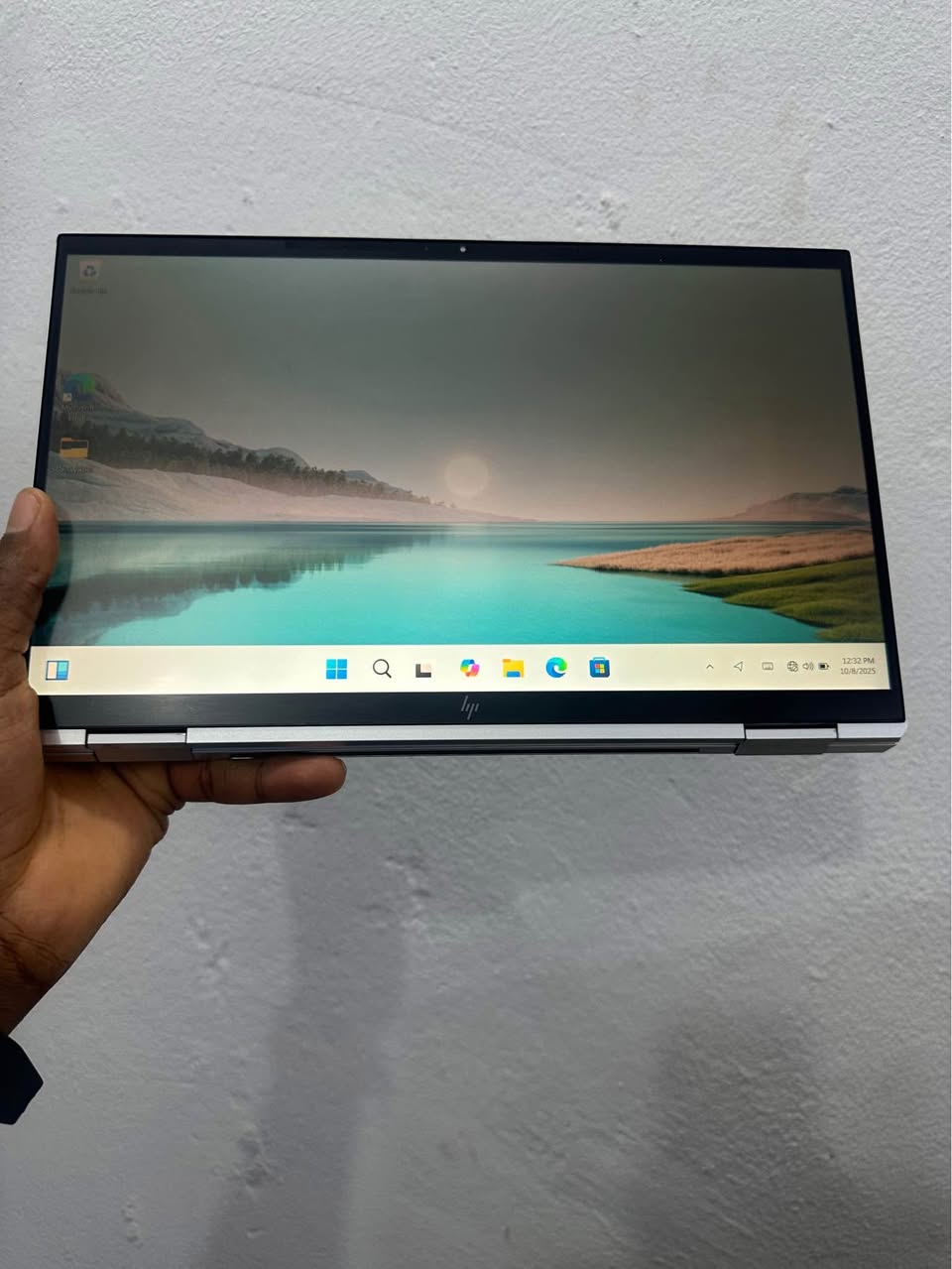 A picture of 10th gen Touchscreen x360 Hp Elitebook 1030 G8 Core i5