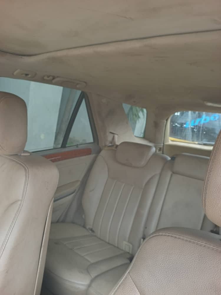 A picture of Awoof Mercedes Benz ml350 2006 model