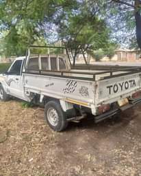 A picture of Hillux milion 8 8 Ipp mwanza Manual Engine 3y 0784857610