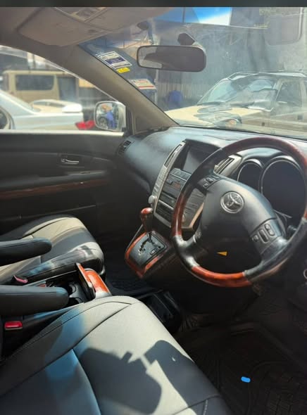 A picture of Toyota harrier for sale