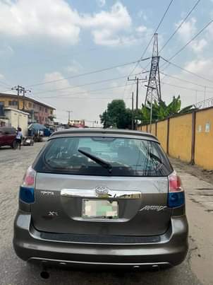 A picture of Toyota Matrix 06
