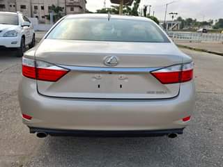 A picture of FOREIGN USED ES350 FULL OPTION 2015