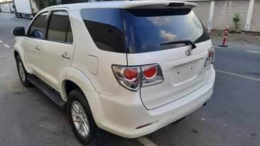 A picture of TOYOTA FORTUNER 2015