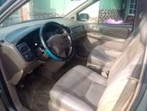A picture of PURE FIRST BODY 2000 MODEL TOYOTA SIENNA