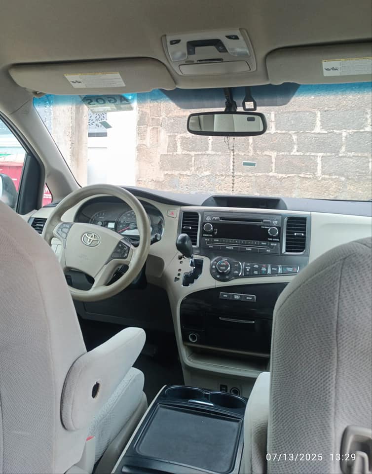 A picture of MASSIVE DISTRESS 12.5M TOYOTA SIENNA 2014 TOKUNBO CLEARED MAY 2025