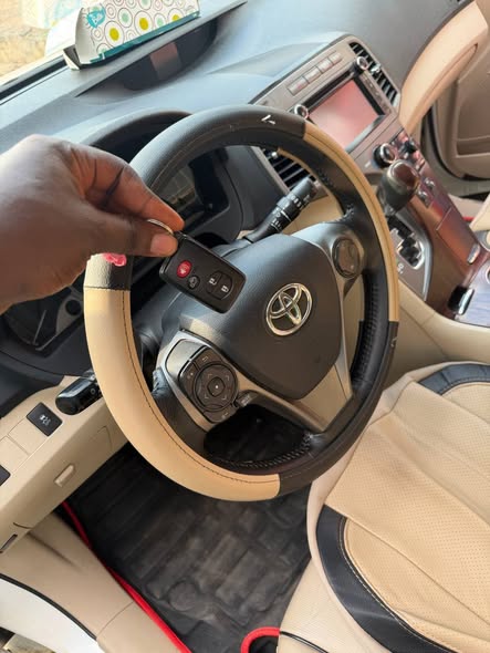 A picture of Just a month registered but not used 2014 Toyota Venza