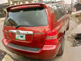 A picture of Toyota Highlander 03