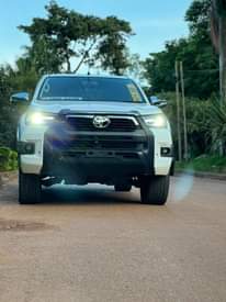 A picture of HILUX 2017 165M