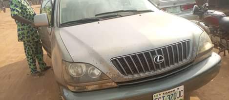 A picture of Lexus RX300