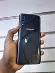 A picture of Samsung Galaxy A70 at agood price of 600 000ugh used