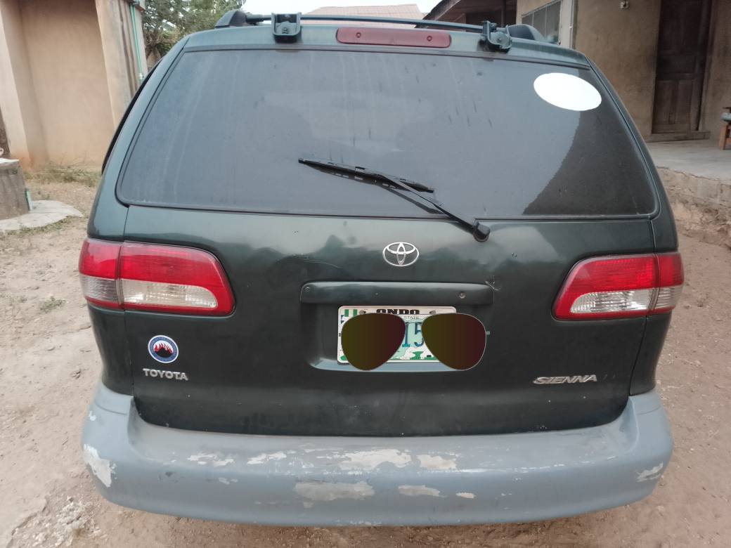 A picture of Toyota Sienna