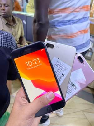 A picture of iPhone 7plus A 128gb