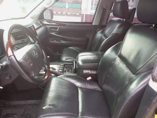 A picture of 2015 Lexus LX570