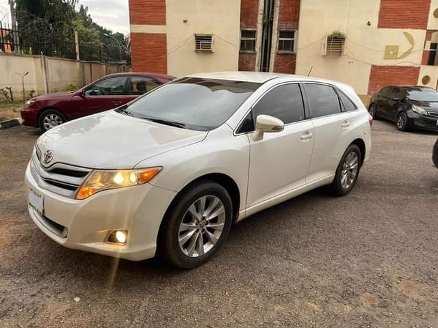A picture of Toyota Venza 2013 l4
