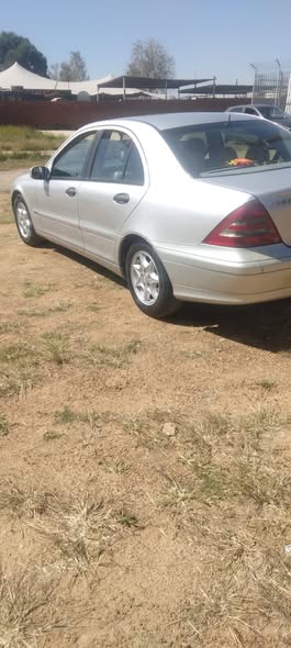 mercedes benz c180