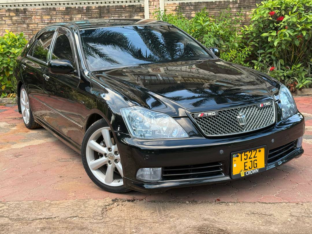 A picture of TOYOTA CROWN ATHLETE