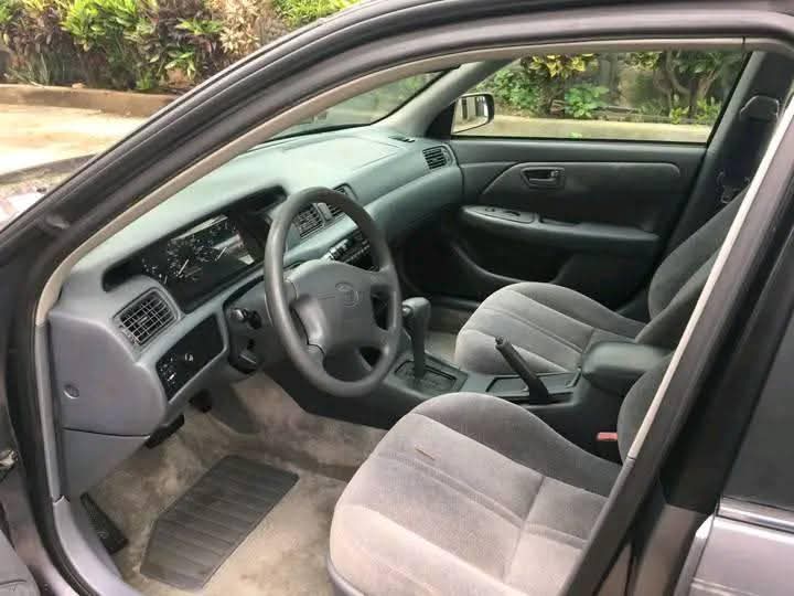 A picture of 2001 Toyota camry