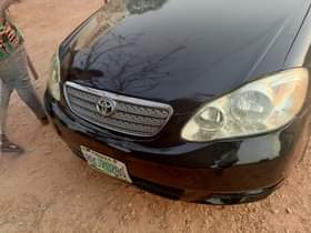 A picture of This two car s is very very perfect 1 Lexus