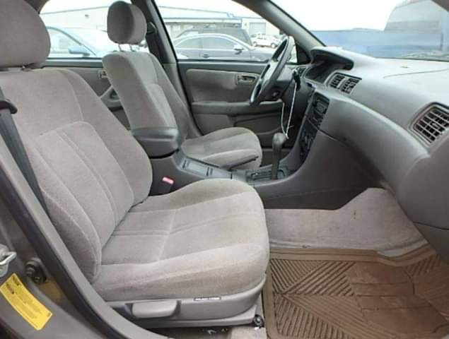 A picture of Toyota camry pencil light