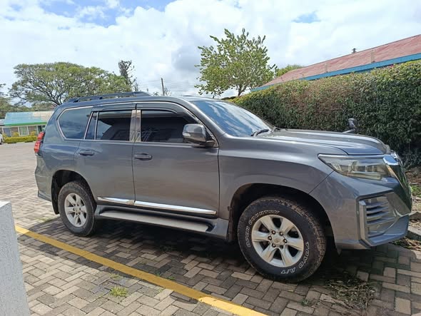 A picture of Prado TX J150