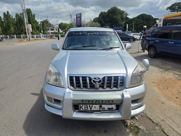A picture of Toyota Prado j120